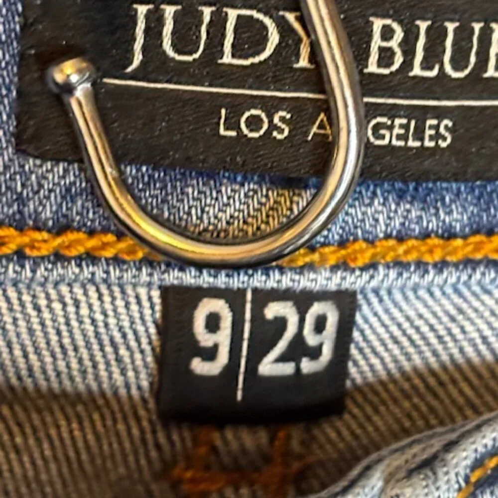 Judy Blue Jeans Women's Size 9/29 Straight Fit Raw Hem‎ Light wash denim
